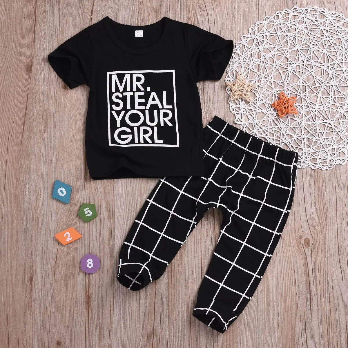 Casaul Clothing Outfits Set Short-sleeved T-shirt Black Plaid Pants for Spring Summer
