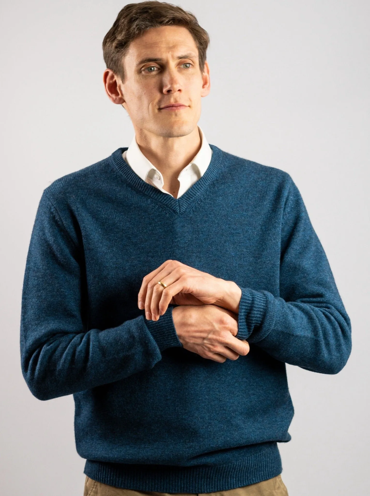 Cashmere and Merino V-Neck Jumper | Ocean Blue