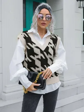 Robyn Women's Thousand Bird Check V-Neck Vest Sweater