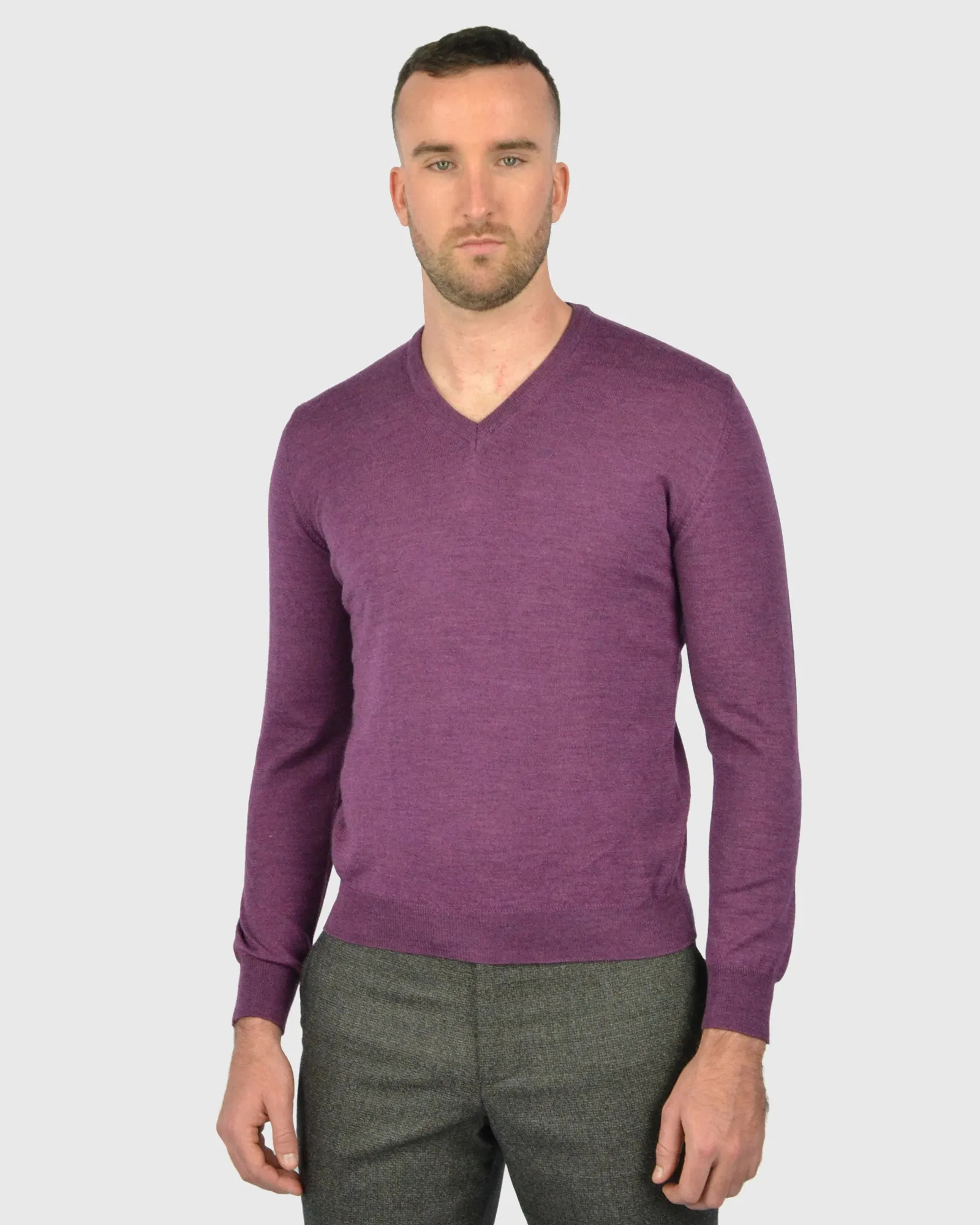 VISCONTI W23V AUBERGINE WOOL V-NECK SWEATER